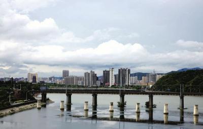 雨后门城