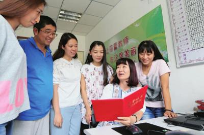 　　台小为青年教师成长发展搭建良好平台，激励青年教师努力工作追求教育理想