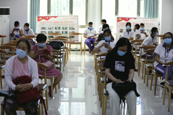 接种完毕在留观室观察