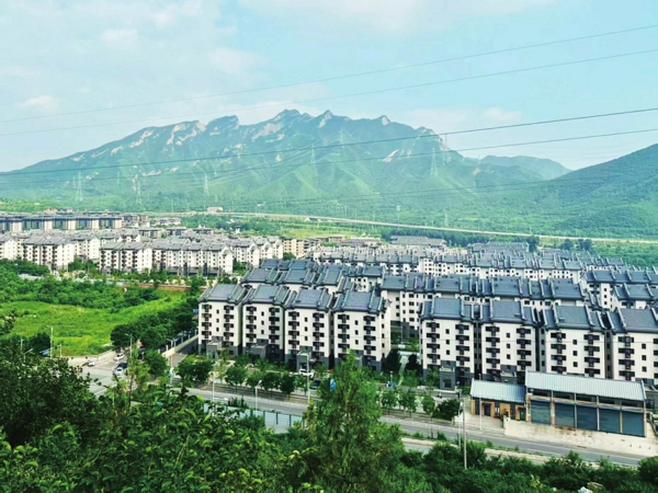 潭柘寺镇安置房二期项目回迁上楼